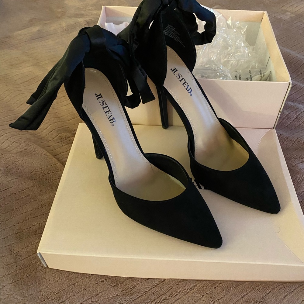 JustFab Black shoes 👠 brand new size 9